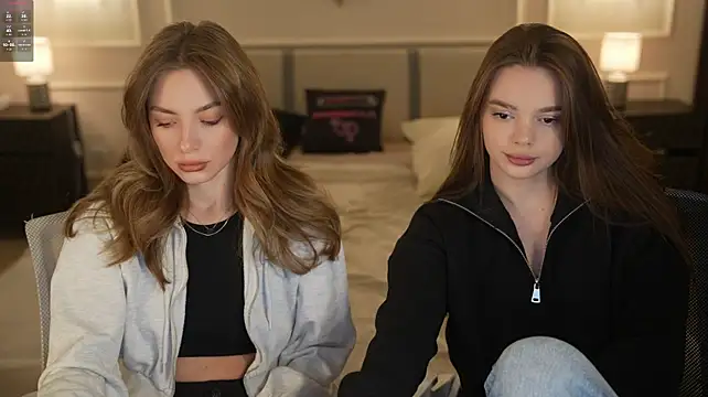 Zlata_Sky - show pussy
