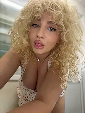 CurlyDaisy - fill me up with...love