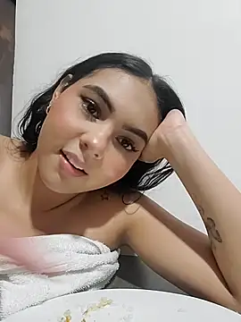 AlinnaRosee_ - spanks my ass x 10