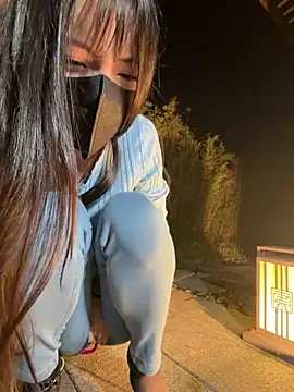 Xiao-Lin - 户外公园park脱上衣直播5分钟