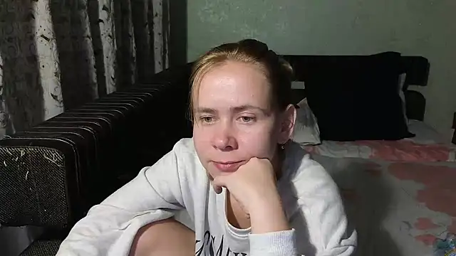 Riley_Roo - boobs flash