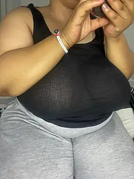 ShortShaly - Cum on titts and milk
