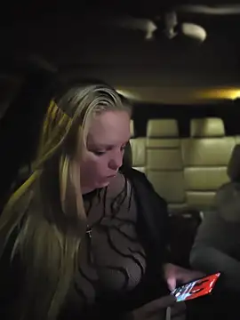QueenMelissaa - Blowjob in car
