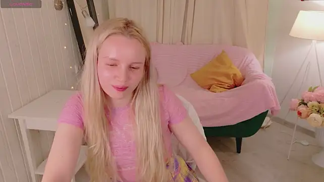 Beatrica_Klein - tease with top