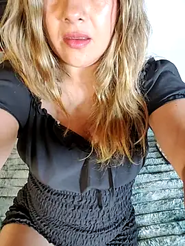 Dulce_Ferrer18 - My friends are going to be here helping