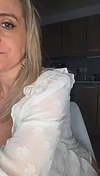 Malicia-hot - LEVRETTE / DOGGY + gode