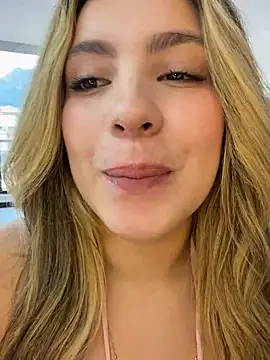 Cloee_Rainbow1 - Rub my anus up close 👋🏼🫨🥵👀