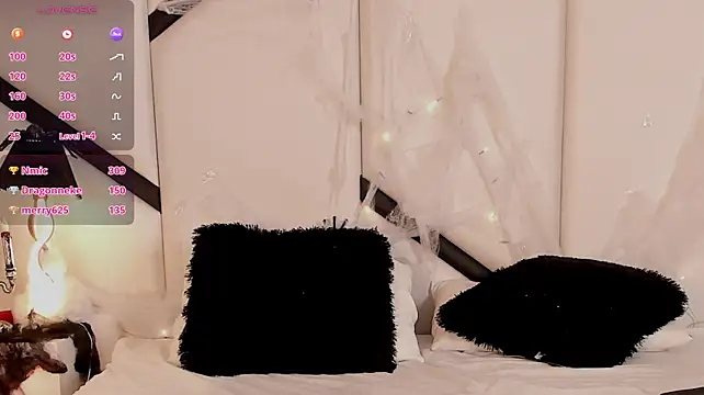XimenaCosta - Spit pussy and play