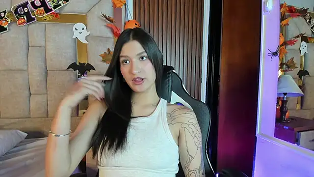 Ashlye_777 - show boobs + saliva...