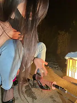 Xiao-Lin - 户外公园park脱上衣直播5分钟