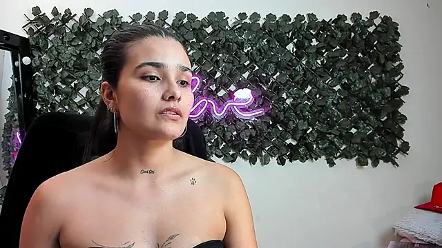 DestinyHills - Make Me Wet 🤤