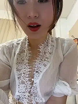 Dian-Sex - 带上乳夹并M腿展示（文明调教不白嫖，从你开始）