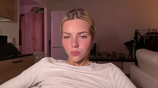 ChristelDuncombe - topless photo in PM (Last tip)