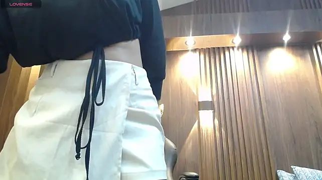 Kairadayamai - oil show on the buttocks x 3 spanks