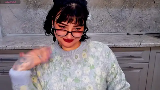 NikkiSummer - flash tits