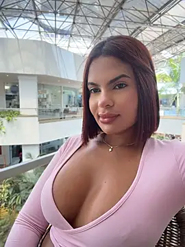 Irina_Velvett - Flahs tits in públic🥴😈