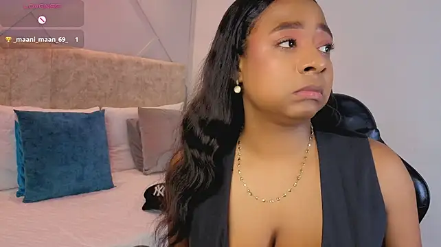 Amara_queen_ - fingers in pussy in doggy 🐕‍🦺