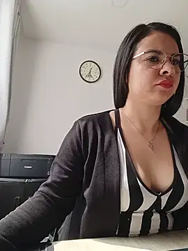 Paolitha25 - 😈 take off My panties and masturbate🔥