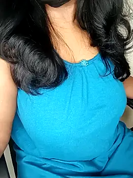 Mallu_karthika - Oil my boobies
