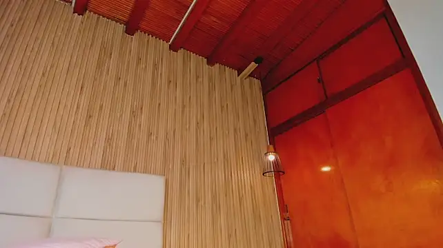 Honeyannyy - Tease ass one finger