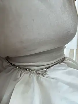 MystiqueXXX - FINGERING PUSSY IN PUBLIC RECEPTION😈