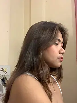 YaraSmith - topless and playing nipple
