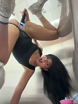 ArieliciousXXX - DRINK MY SQUIRT 😍💦 IN PUBLIC 😈