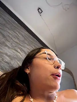 Mia_Luxor