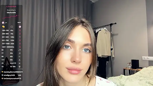 Veluxe - Squeeze my boobs close to cam