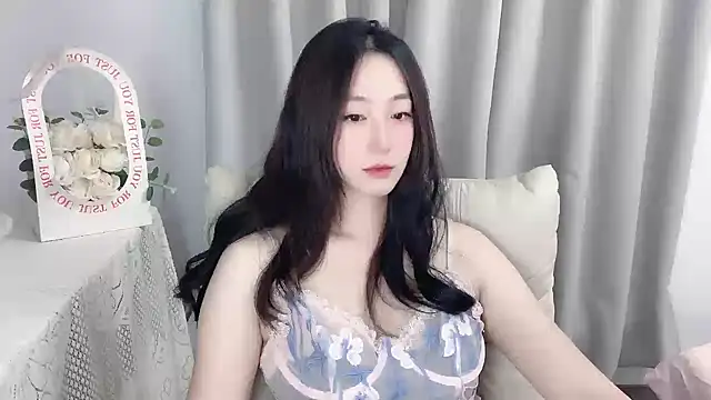 Susanwu_2002 - 买皮带 造型抽m
