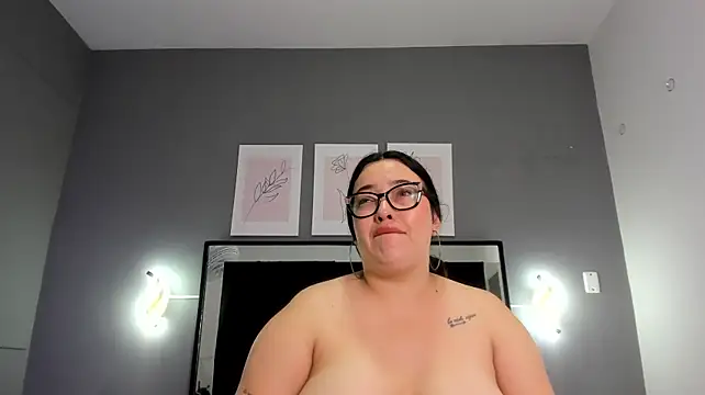 Zoe_curvyy - delicious ass with oil for you🍑