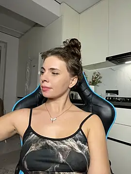 CurlyLara
