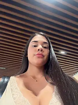 BellaLeclair_ - Pull nipples hard