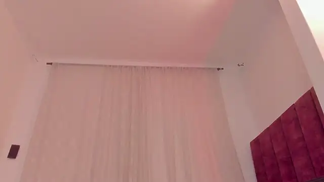 Swt_kahia - finger in pussy