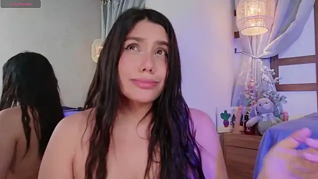 RenataLeclair - Show my huge boobs