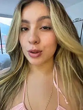 Cloee_Rainbow1 - Rub my anus up close 👋🏼🫨🥵👀