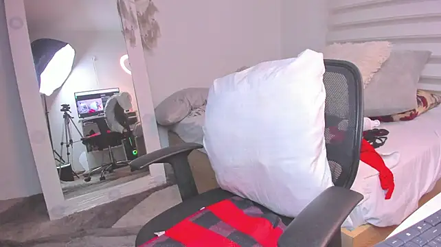 SharonVelvet - open ass