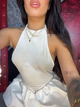 MystiqueXXX - CREAMMIER PUSSY IN PUBLIC SPACE! 🥵👑