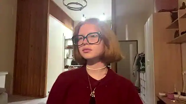 ShantaySteeves - Soft spin in this outfit 🔄