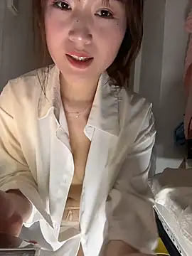 Dian-Sex - 带上乳夹并M腿展示（文明调教不白嫖，从你开始）