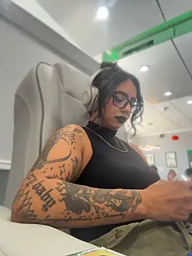 Controllercutie - Ass flash in public