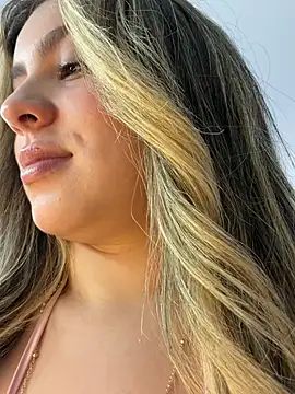 Cloee_Rainbow1 - Rub my anus up close 👋🏼🫨🥵👀