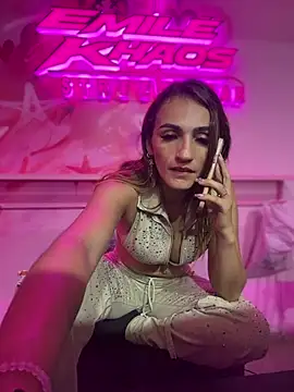 Samantha_bigboobs - Tits outside people nearby 😈
