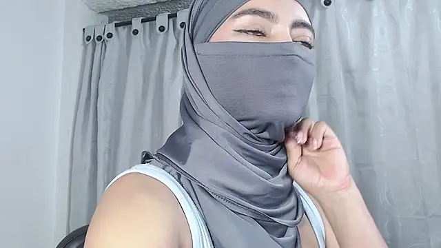 Jade_nassar - 20 spankings on the ass