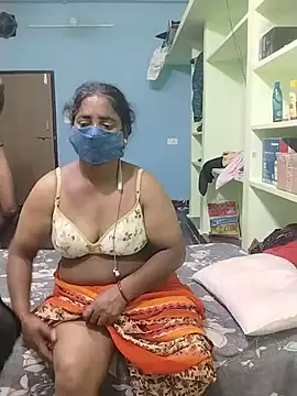 Auntylover267 - Live 5 min group fuck