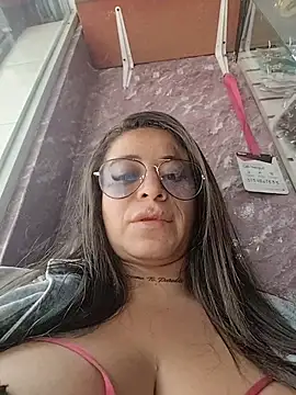 Emily_Kooper - Showing my tits at the restaurant 🤤