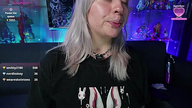 Missa_motato - fingers in my pussy+ plug