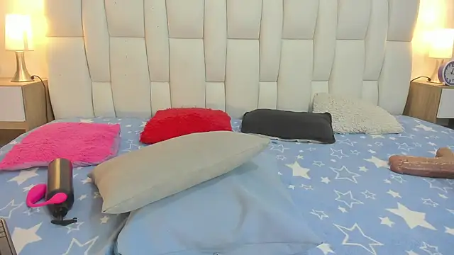 Mask_red_girl - PLUGS INSIDE MY ASS ;)