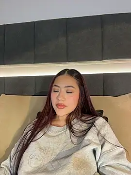 Nicolle_pierce - 🍆- Put your dick on my throat