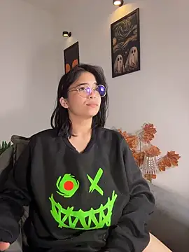 Tati_reyess - shake tits